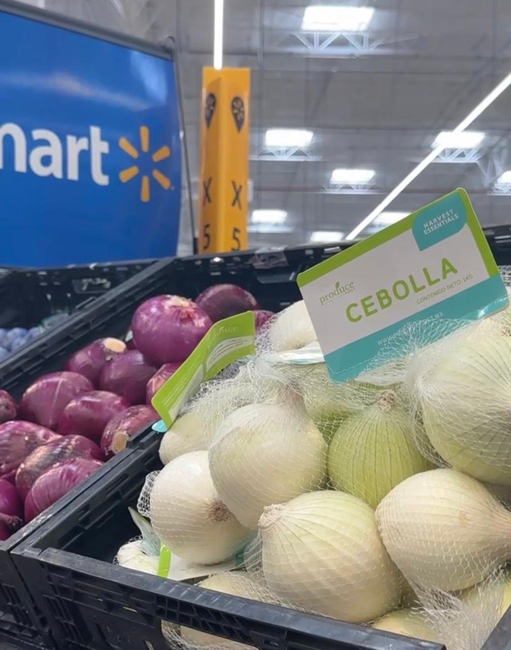 Produce First onion in 1 kg mesh bags on the shelf at Walmart Mexico
